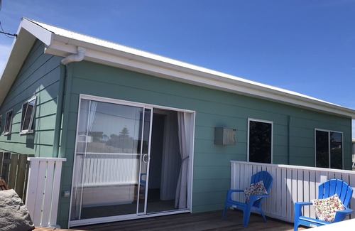 Currie House | Light and bright quality accommodation walking distance to town.
