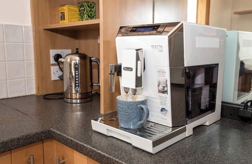 Cambridge House | Light and Open Victorian Home Close to City Centre