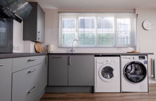 Bishops Waltham Apartment | Light and spacious loft apartment in town centre