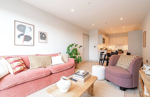 Whittington Apartment | Light and Space Retreat