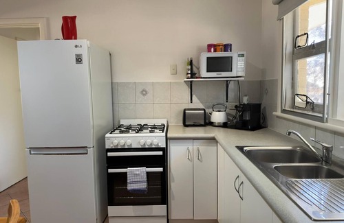 Mira Mar Apartment | Light & bright 2 bedroom, 1 bathroom self contained apartment has all you need