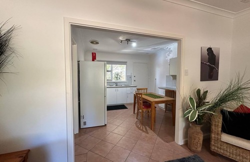 Mira Mar Apartment | Light & bright 2 bedroom, 1 bathroom self contained apartment has all you need
