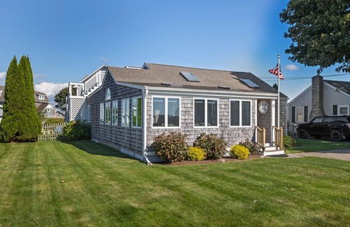 Snug Harbor House | Light, Bright and Beach Home with Water Views on Great Island