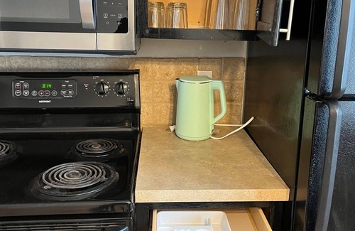 Summit - University Apartment | Light filled 2-bedroom apartment in central Saint Paul