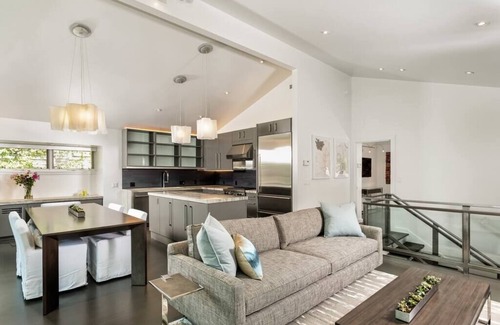 West End House | Light filled Contemporary in prestigious West End