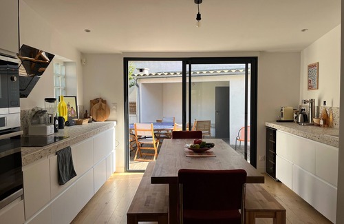 Bonneveine House | Light-filled house 5 minutes' walk from the sea