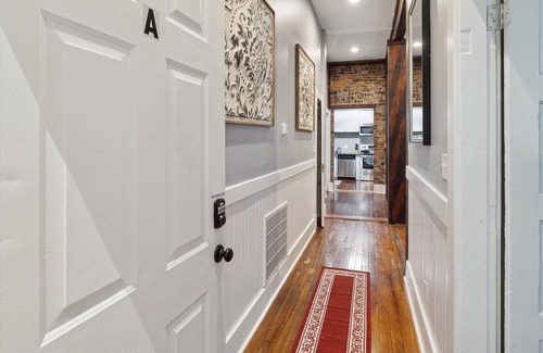 Dixon Park Apartment | Light-Filled Modern Home w/Parking Close to Forsyth by Lucky Savannah
