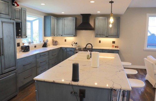 Stevens House | Light-filled, very quiet & newly remodeled house in Madison Valley