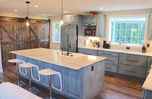 Stevens House | Light-filled, very quiet & newly remodeled house in Madison Valley