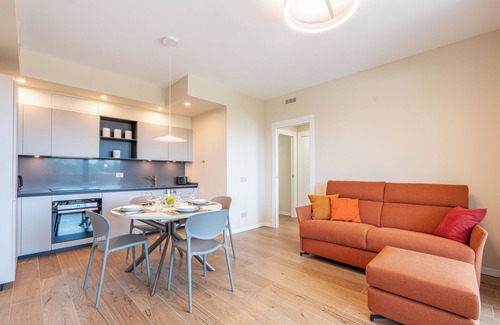 Monza Apartment | Light Garden-Luxury apartment with private parking