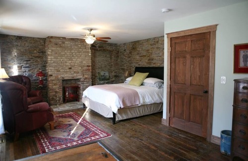 Harpers Ferry Bed & Breakfast | Light Horse Inn: Suite 4