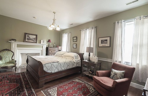 Bolivar Hotel | Light Horse Inn