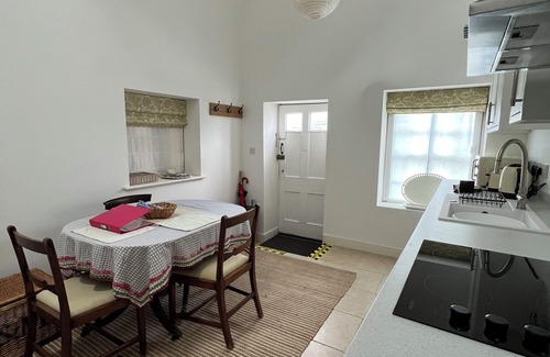 Heytesbury House | Light, independent space in Heytesbury, near Warminster