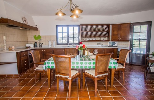 Masdache House | Light & Spacious House in the Vineyard region, just in the middle of the island