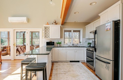 Saunderstown House | Light & spacious coastal haven perfect for Beaches or Newport