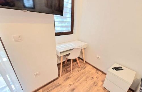 Odesos Apartment | Light Studio