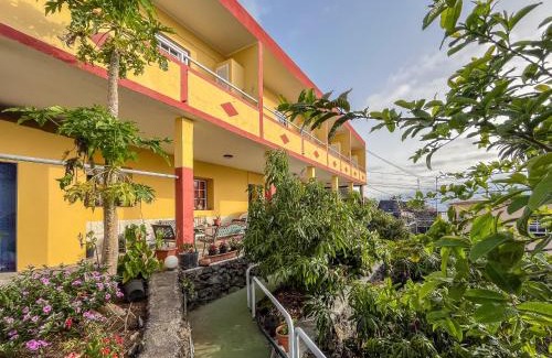 Callejones Apartment | Lightbooking Luymar 2 BR Villa de Mazo con piscina