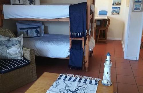 Beacon Bay Apartment | Lighthouse Accommodation