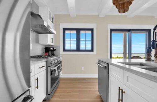 Port Sanilac House | Lighthouse Cove: Family Getaway, kayaks, hot tub & more