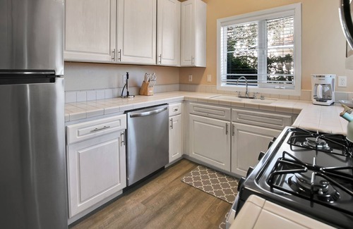 Westside Santa Cruz House | Lighthouse Field, 1 Block to Beach, Steamer Lane, Wharf