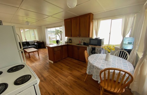 Saturna Island Cottage | Lighthouse Keeper's Cottage at East Point