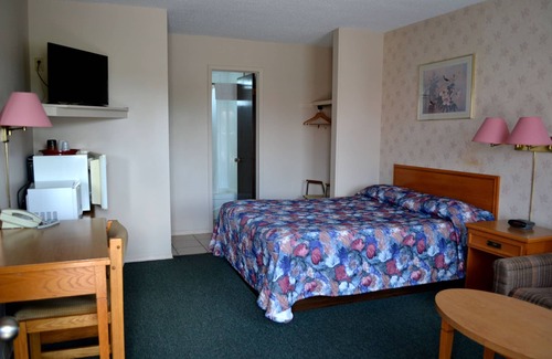 Walkerton Hotel | Lighthouse Motel