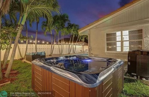 Lighthouse Point House | Lighthouse retreat - 5BR-Pool