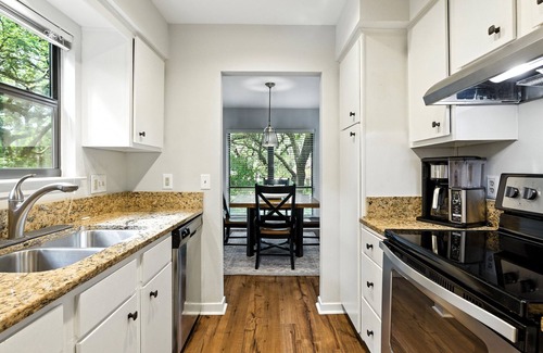 Sea Pines Villa | Lighthouse Tennis Villas - Walking Distance to Harbor Town/Shops at Sea Pines