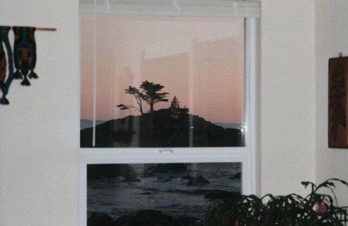 Crescent City House | Lighthouse View Beach Cottage-Great Ocean Views- the Redwoods are a short drive