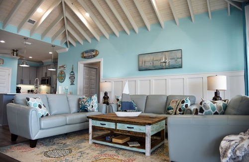 Audubon Place House | Lighthouse View | Beachfront Bliss. Bring the Whole Family (Pets Too)