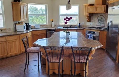 Oak Shores House | Lighthouse Views + Dock