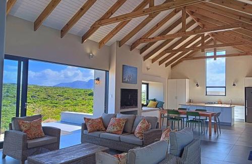 Kleinbaai Villa | Lighthouse Villa Romansbaai
