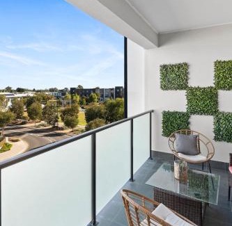 Lightsview Apartment | Lightview Oasis- Modern 2BR Apt- WiFi & Parking