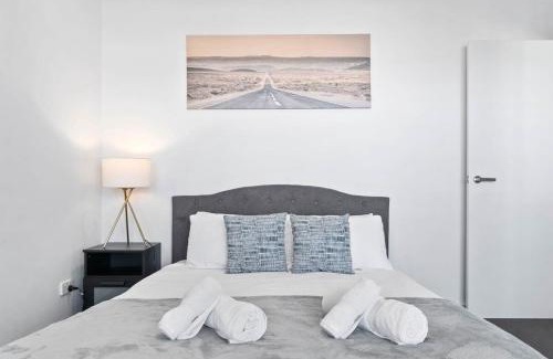 Lightsview Apartment | Lightview Oasis- Modern 2BR Apt- WiFi & Parking