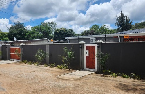 Francistown House | Lihles