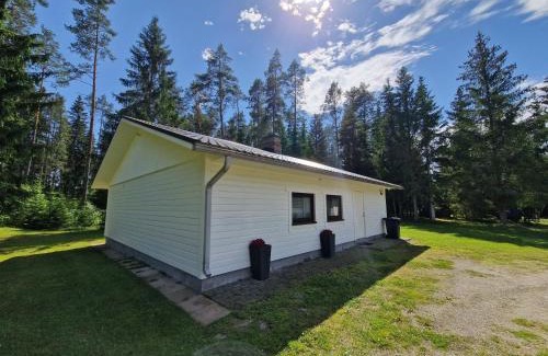 Kadrina Parish House | Liivakõrtsi puhkemaja saunaga