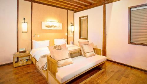 Shuhe Old Town Hotel | Lijiang Cheriton Hotel