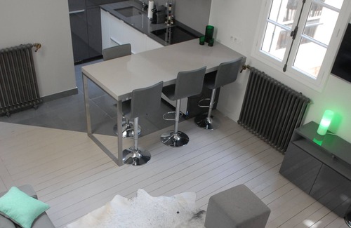 L'Europe Apartment | Like a house, fantastic loft style apartment * ideal for a family*
