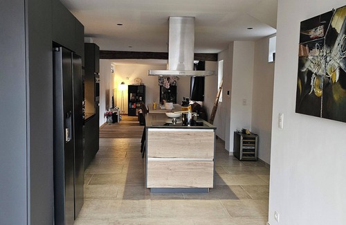 Liege Apartment | Like at Home: Apartment near the forest with office and terrace