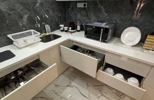 Santhome Apartment | LIKE HOME, 2-bedroom apartment, Chennai, Mandaveli with WiFi, AC, Kitchen etc