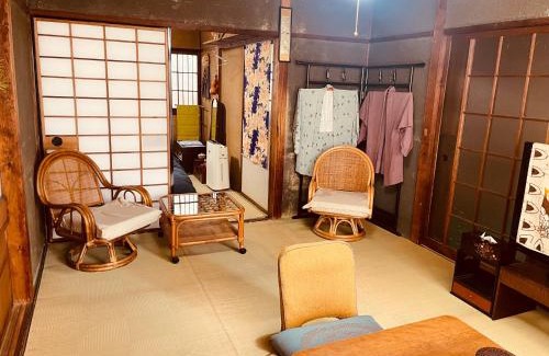 Hirakata Apartment | like living in a traditional Japanese house, Accessible! one group per day!
