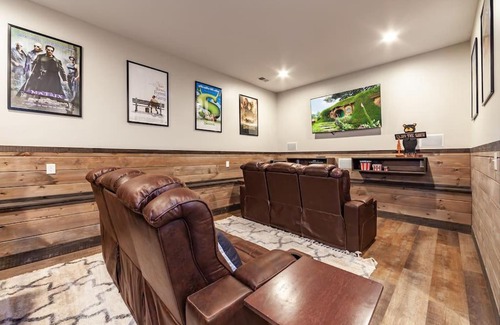 Wears Valley House | Like New Cabin - Indoor Pool - Theater - Game Rm - Views
