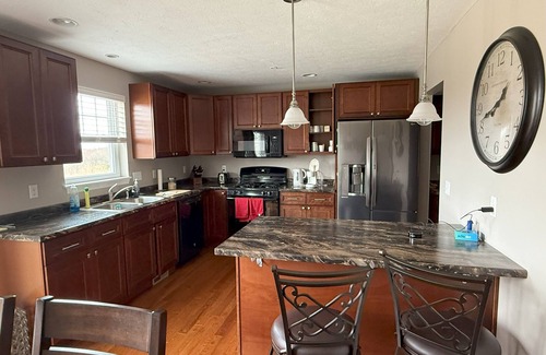 Beaver Falls House | Like new Cozy townhome with home office in Beaver Falls, near Pittsburgh