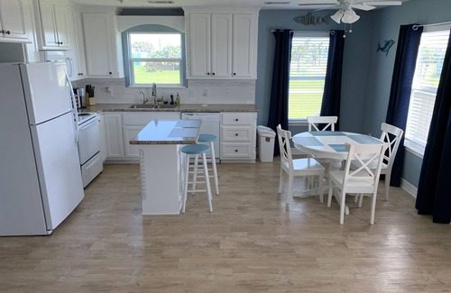 Surfside Beach House | Like New! Lovely Beachhome!😍