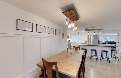 Dennis House | Like New - Stroll to Dennis Village