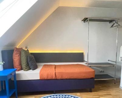 Petershagen b Fredersdorf b Berlin Apartment | LikeHome gemütliches Privatzimmer im Haus, Hasenfelder Weg 15 in Heinersdorf