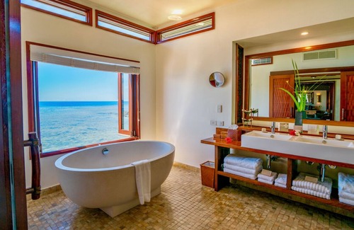 Qalito Island Hotel | Likuliku Lagoon Resort - Adults Only