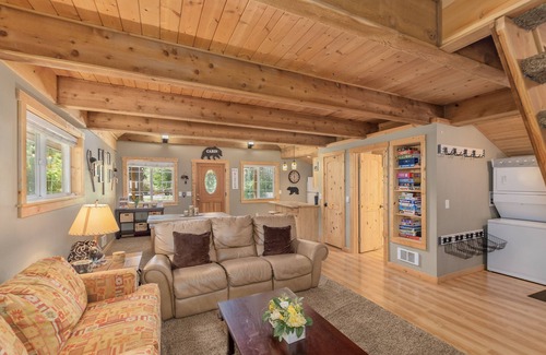 Ardenvoir Cabin | Lil Bigfoot Chalet-10% Off Last Minute, Hot Tub