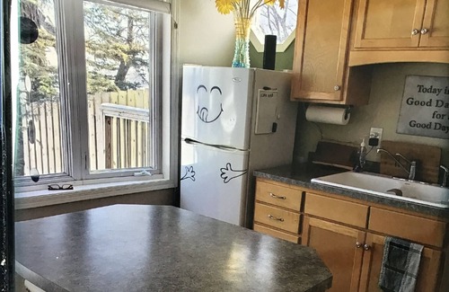 Clear Lake Cottage | Lil Cottage on the Chain!