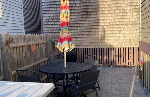 Camp Ellis Cottage | Lil House - Charming Cottage By the Sea ~ Pet Friendly